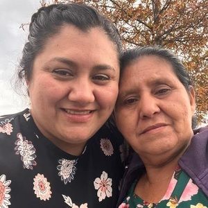 Meet your Posher, Dina reyes